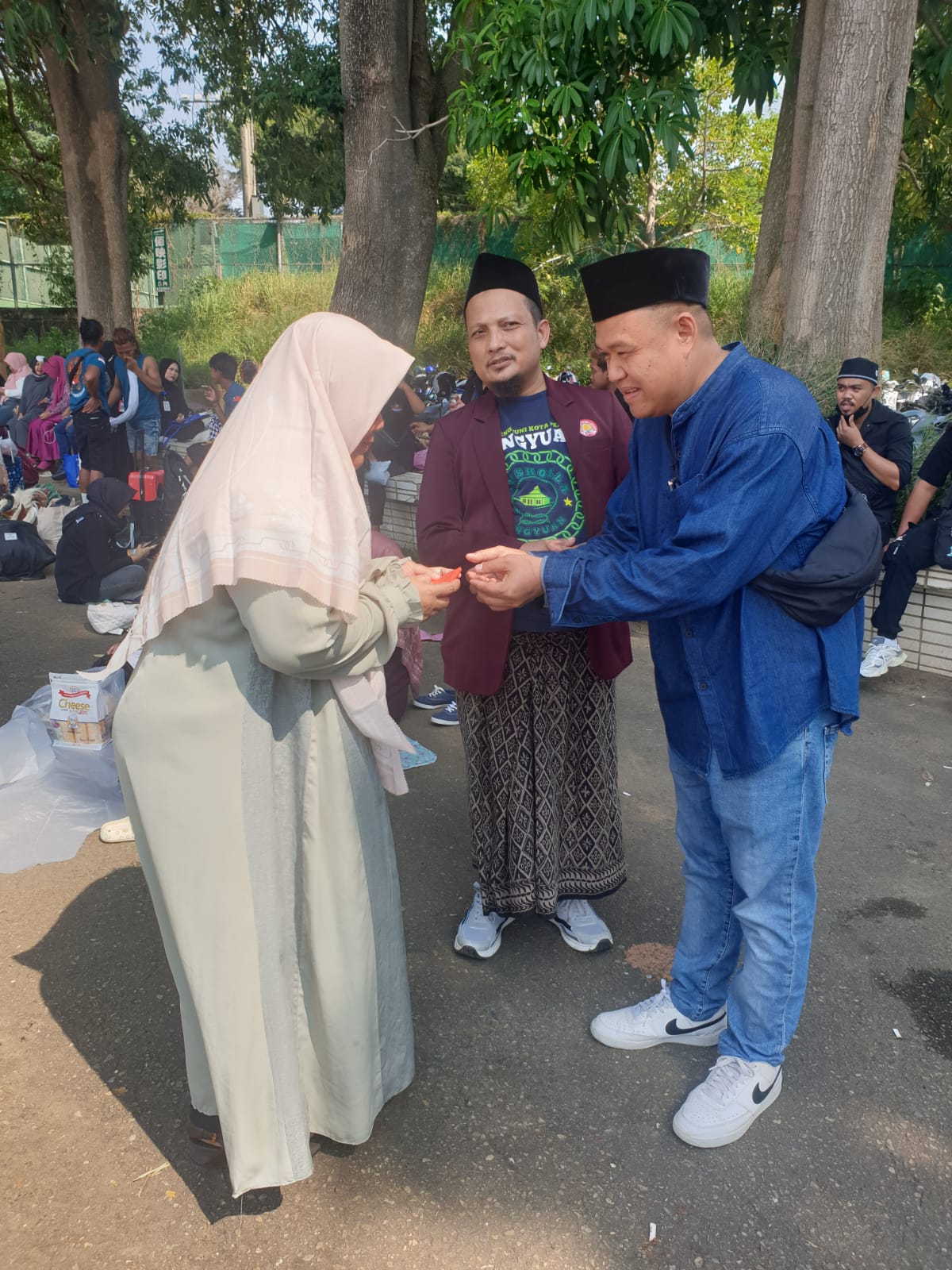 Salurkan Infaq untuk Acara Shalu Damai Bersholawat 2025