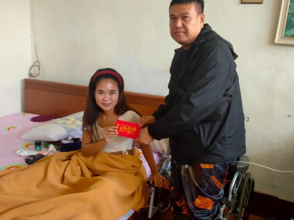 Pemberian Santunan untuk Sdri. Nadela Widiya Puspita asal Ponorogo