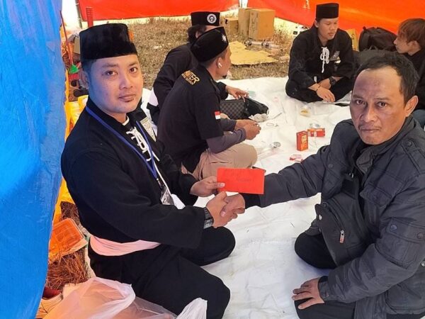 Penyaluran Infaq Dari Jamaah Musholla, Dalam Acara Tablig Akbar PSHT Cabang Khusus Taiwan Bersama 𝐊𝐡.𝐀𝐧𝐰𝐚𝐫 𝐙𝐚𝐡𝐢𝐝.
