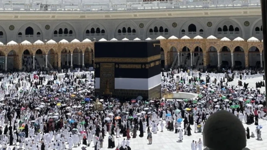 Jumat Pertama Jamaah Haji Indonesia di Masjidil Haram, Suasana Padat dan Tertib